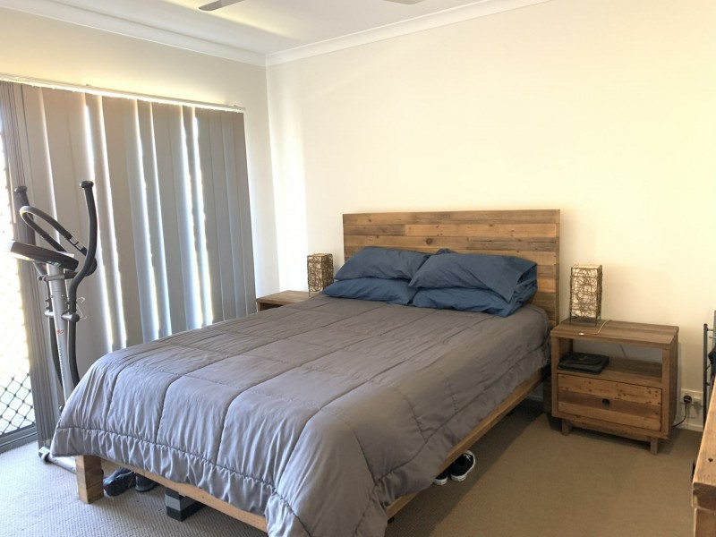 25 Koolivoo Parade, Boyne Island QLD 4680