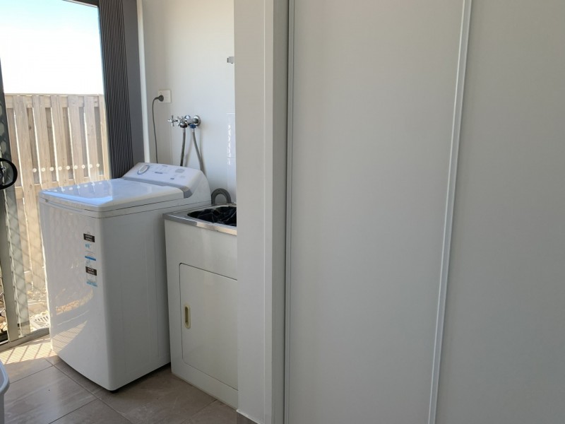 25 Koolivoo Parade, Boyne Island QLD 4680