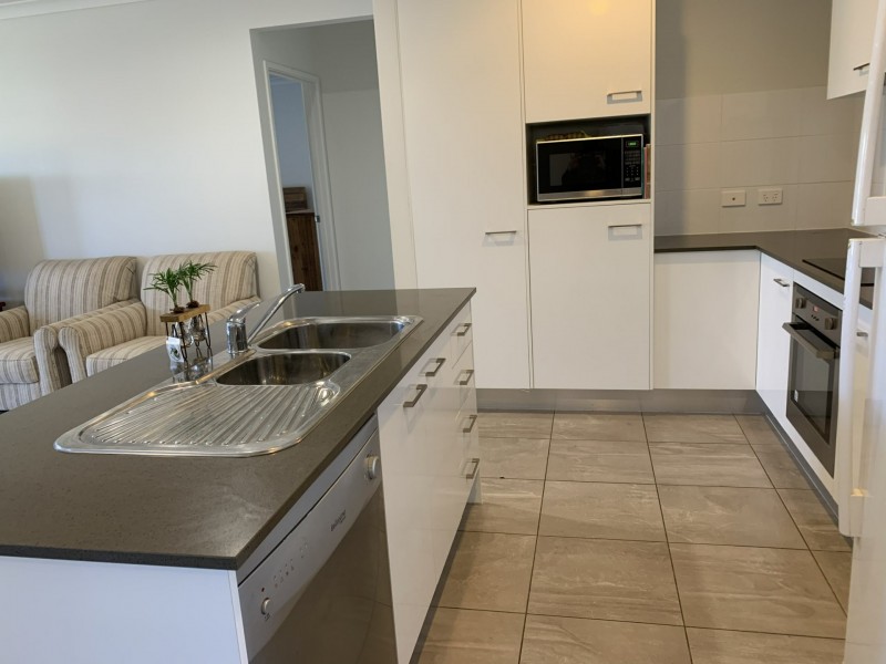 25 Koolivoo Parade, Boyne Island QLD 4680