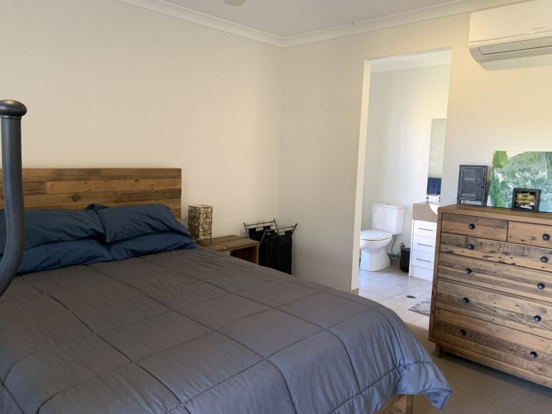 25 Koolivoo Parade, Boyne Island QLD 4680