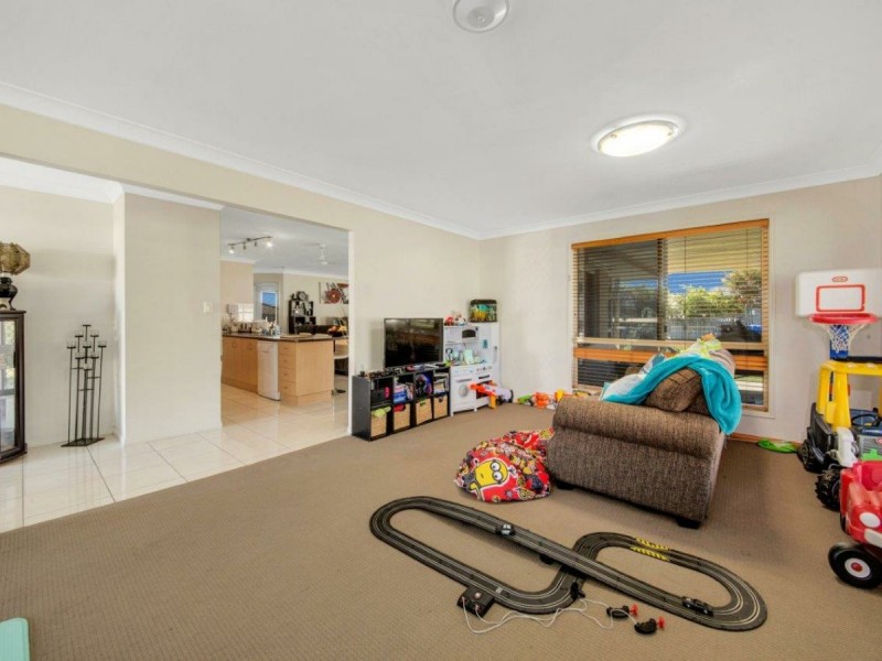 43 Golf View Drive, Boyne Island QLD 4680