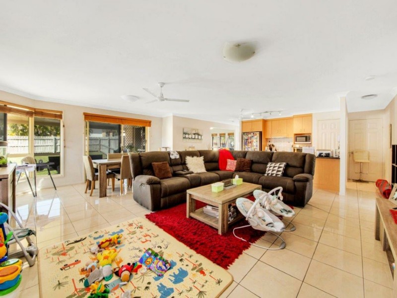43 Golf View Drive, Boyne Island QLD 4680