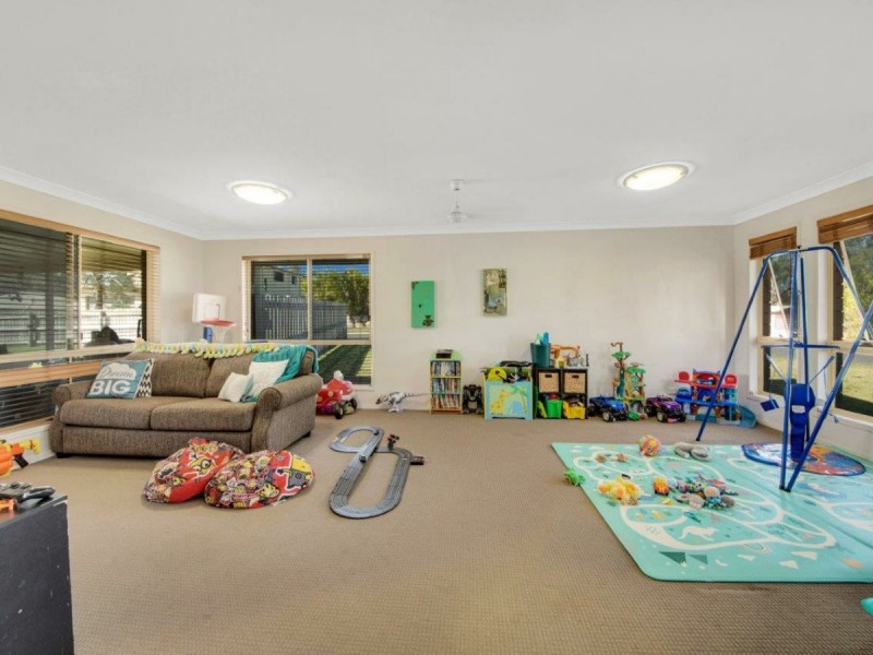43 Golf View Drive, Boyne Island QLD 4680