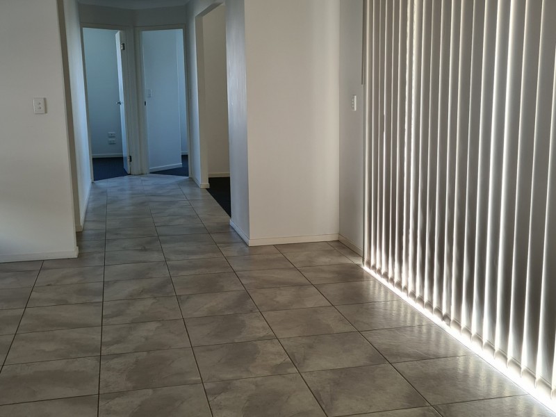 112 EMMADALE DRIVE, New Auckland QLD 4680