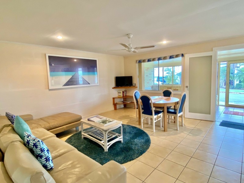 1&2/11 Margaret Street, Tannum Sands QLD 4680