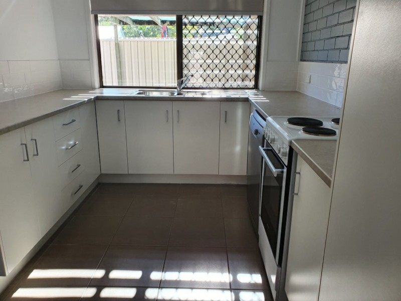 1/12 Andrew Court, Boyne Island QLD 4680