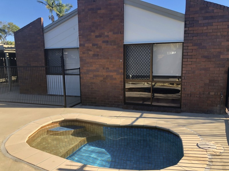 2/12 Andrew Court, Boyne Island QLD 4680