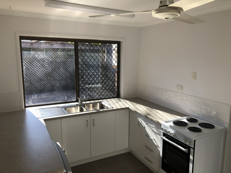 2/12 Andrew Court, Boyne Island QLD 4680