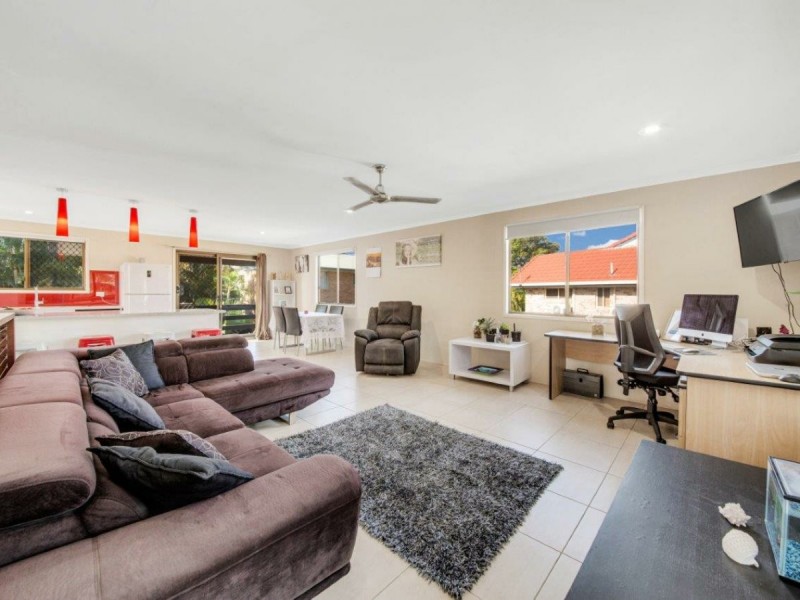 8 Parkside Street, Tannum Sands QLD 4680