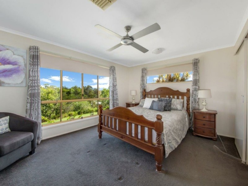 17 Alpine Crescent, Boyne Island QLD 4680