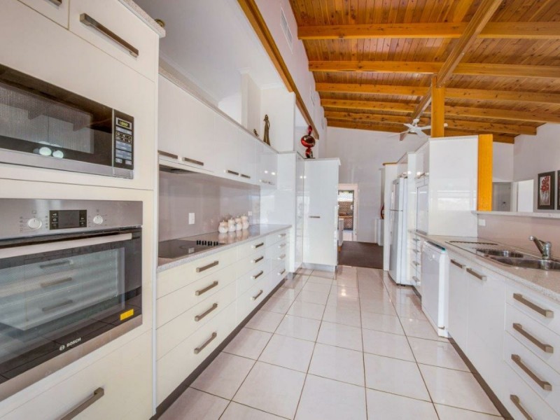 17 Alpine Crescent, Boyne Island QLD 4680