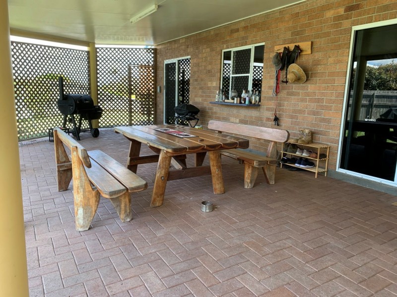 2 Dunn Street, Tannum Sands QLD 4680