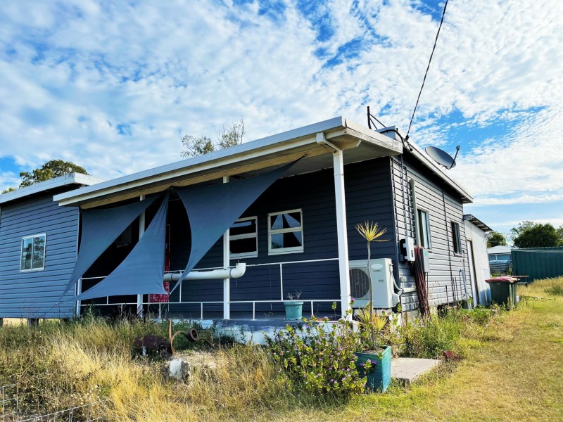 21 Martin Street, Bororen QLD 4678