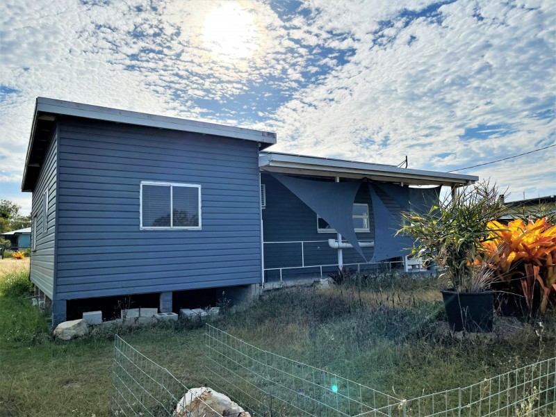 21 Martin Street, Bororen QLD 4678