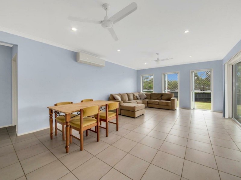 17 Clover Crescent, Boyne Island QLD 4680