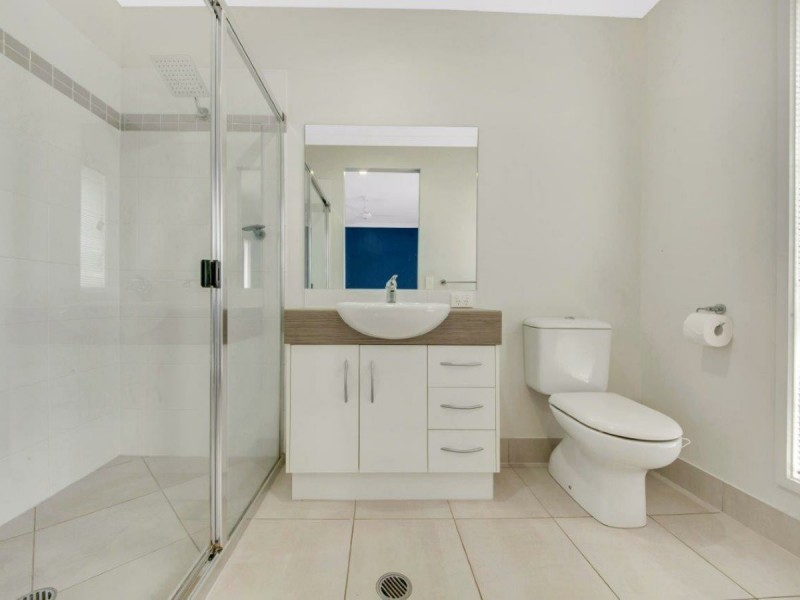 17 Clover Crescent, Boyne Island QLD 4680