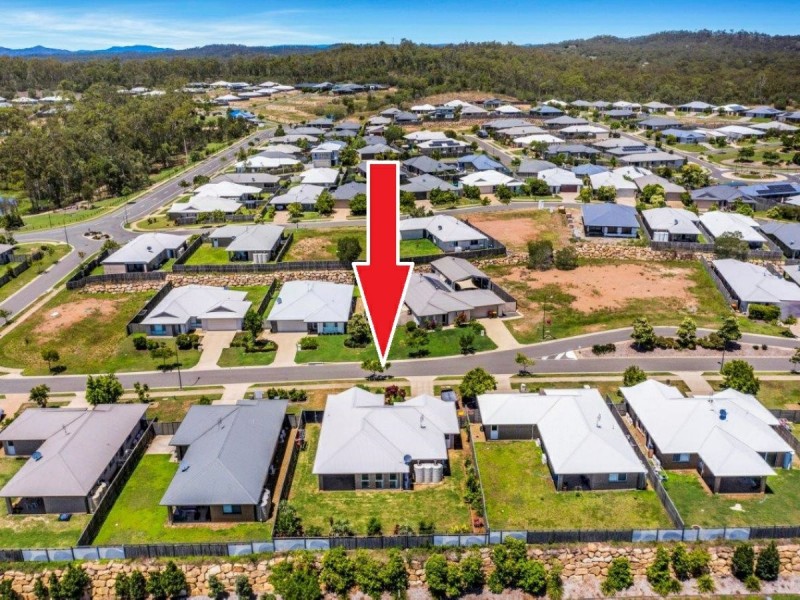 17 Clover Crescent, Boyne Island QLD 4680