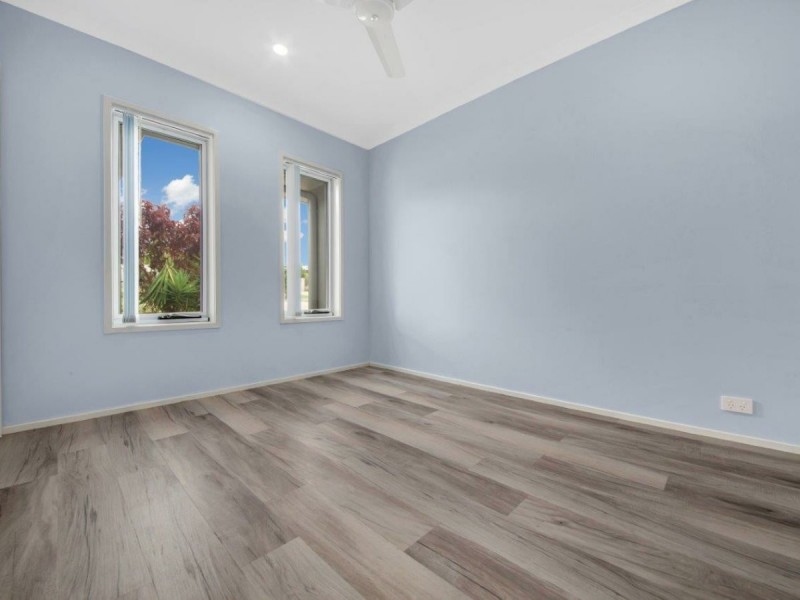 17 Clover Crescent, Boyne Island QLD 4680