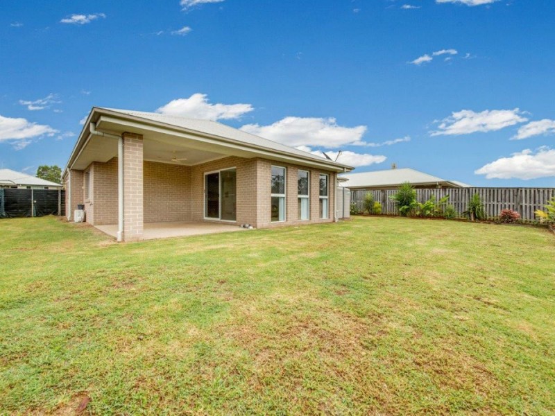 17 Clover Crescent, Boyne Island QLD 4680
