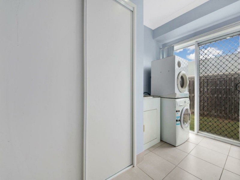 17 Clover Crescent, Boyne Island QLD 4680