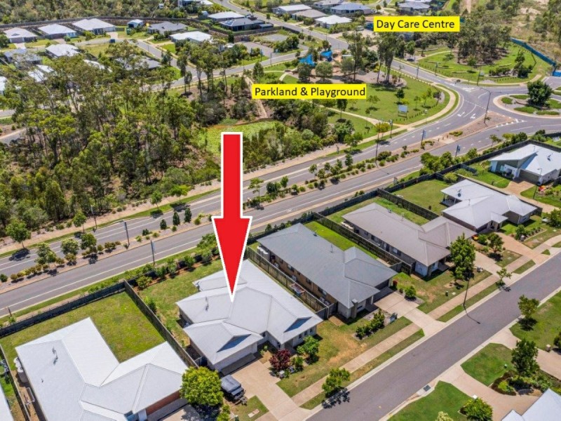 17 Clover Crescent, Boyne Island QLD 4680