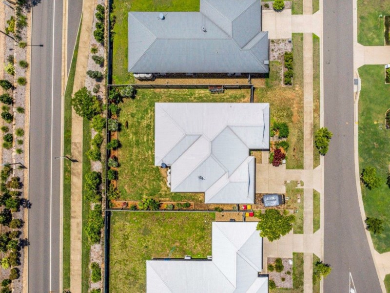 17 Clover Crescent, Boyne Island QLD 4680