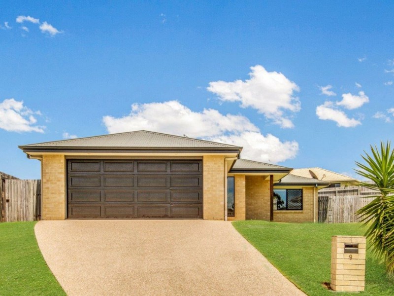 9 Valley Way, Boyne Island QLD 4680