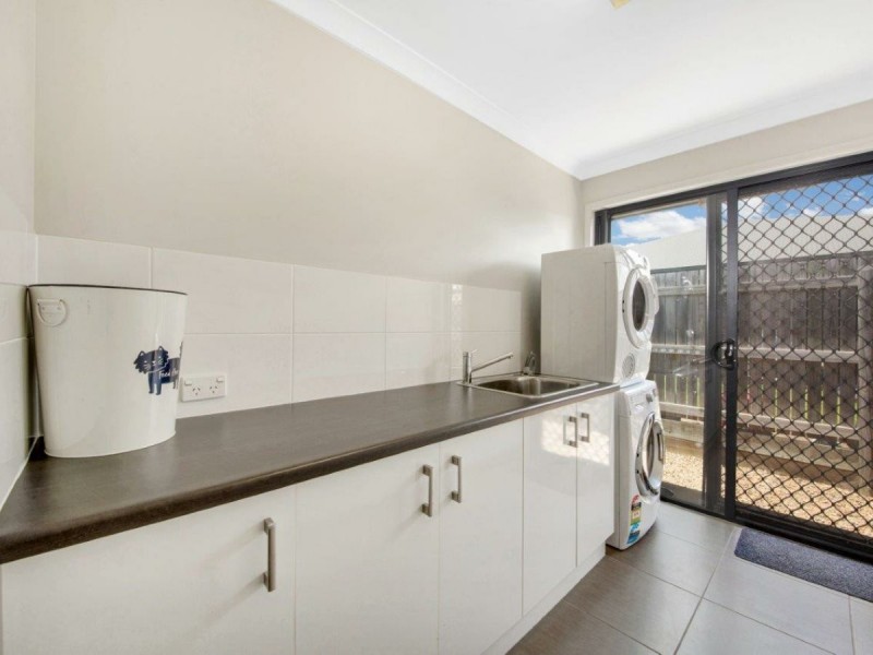 9 Valley Way, Boyne Island QLD 4680