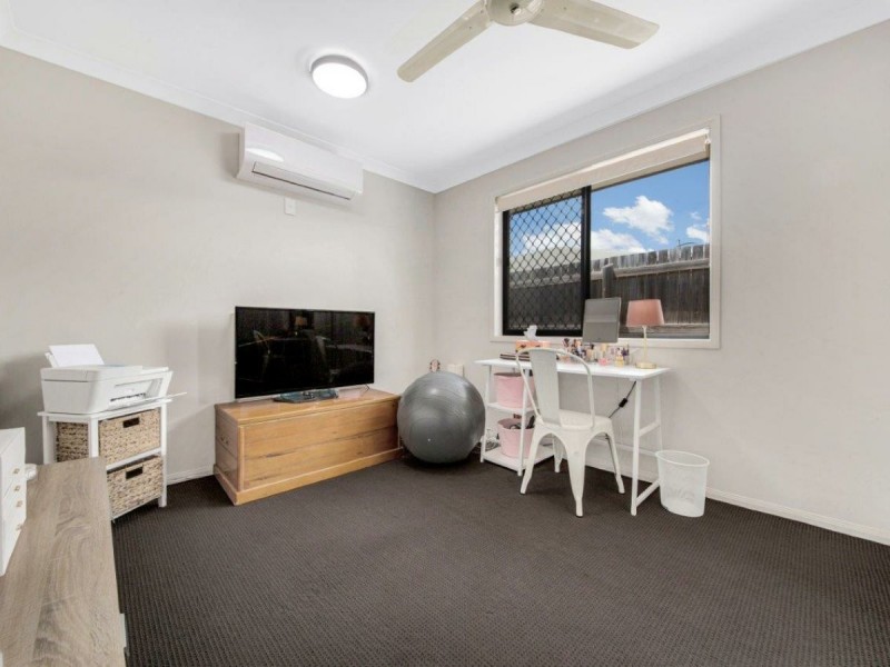 9 Valley Way, Boyne Island QLD 4680