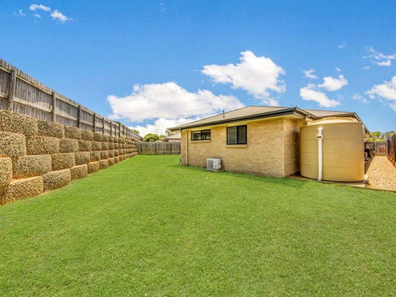 9 Valley Way, Boyne Island QLD 4680