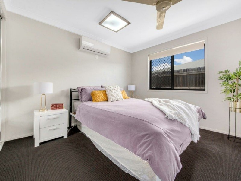 9 Valley Way, Boyne Island QLD 4680