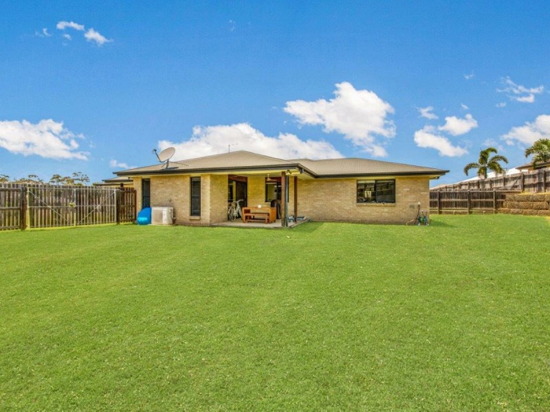 9 Valley Way, Boyne Island QLD 4680
