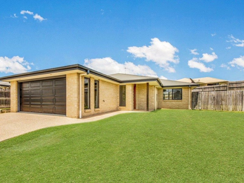 9 Valley Way, Boyne Island QLD 4680