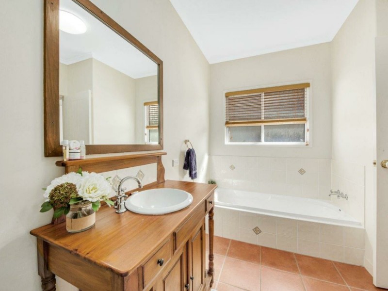 38 Lighthouse Drive, Boyne Island QLD 4680