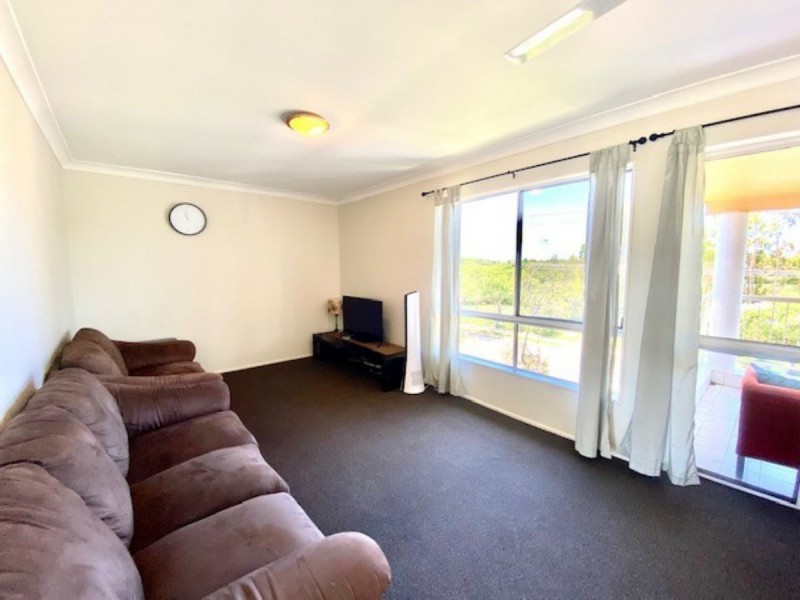 4/4 Pittsbay Crescent, Boyne Island QLD 4680