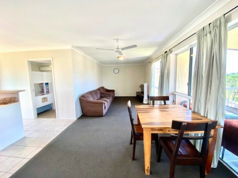 4/4 Pittsbay Crescent, Boyne Island QLD 4680