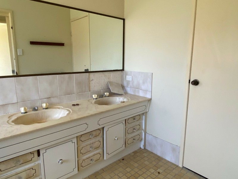 12 Pleasant Avenue, Tannum Sands QLD 4680