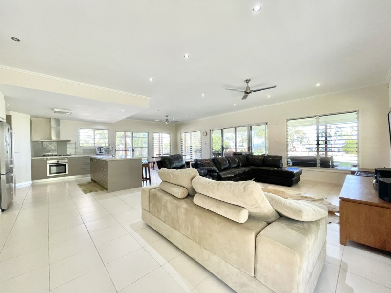 726 Reedbed Road, Bororen QLD 4678