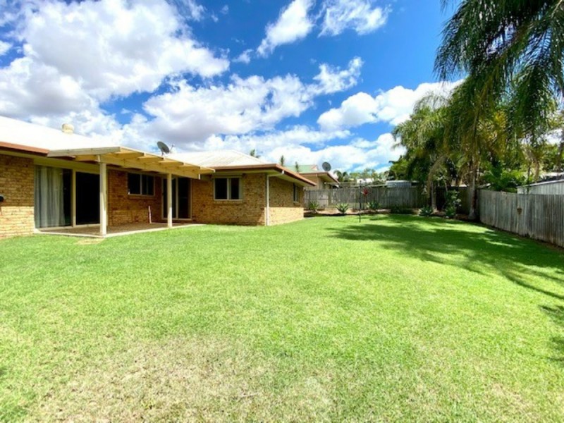 34 Curtis Avenue, Boyne Island QLD 4680