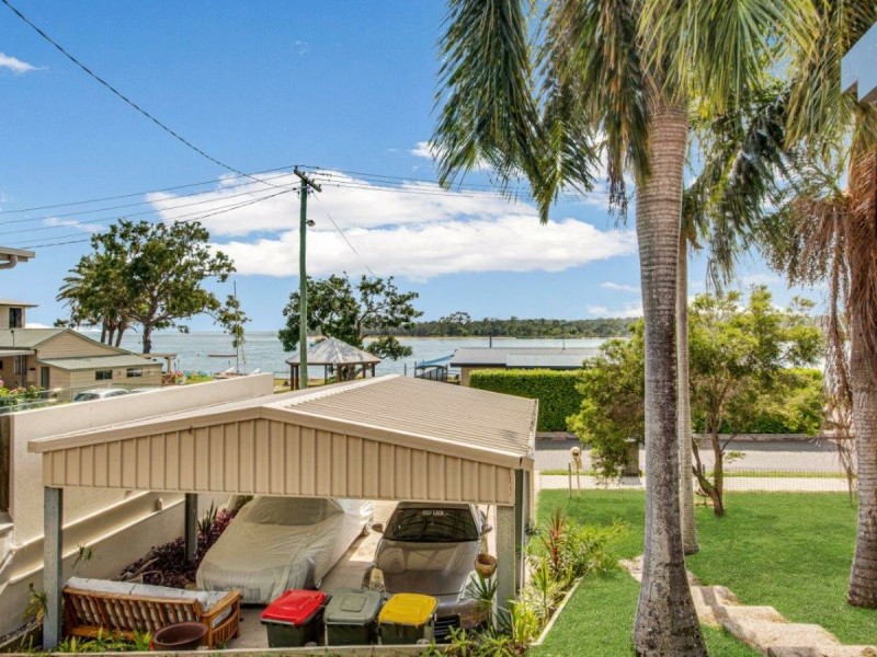 27 Island Esplanade, Boyne Island QLD 4680