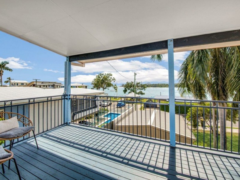 27 Island Esplanade, Boyne Island QLD 4680