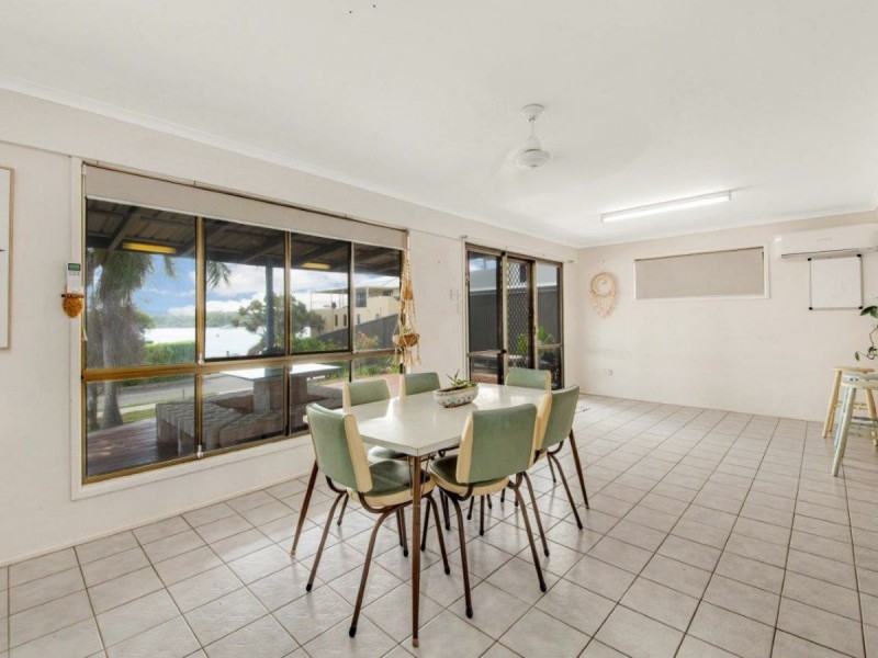 27 Island Esplanade, Boyne Island QLD 4680