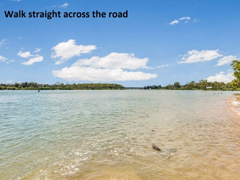 27 Island Esplanade, Boyne Island QLD 4680