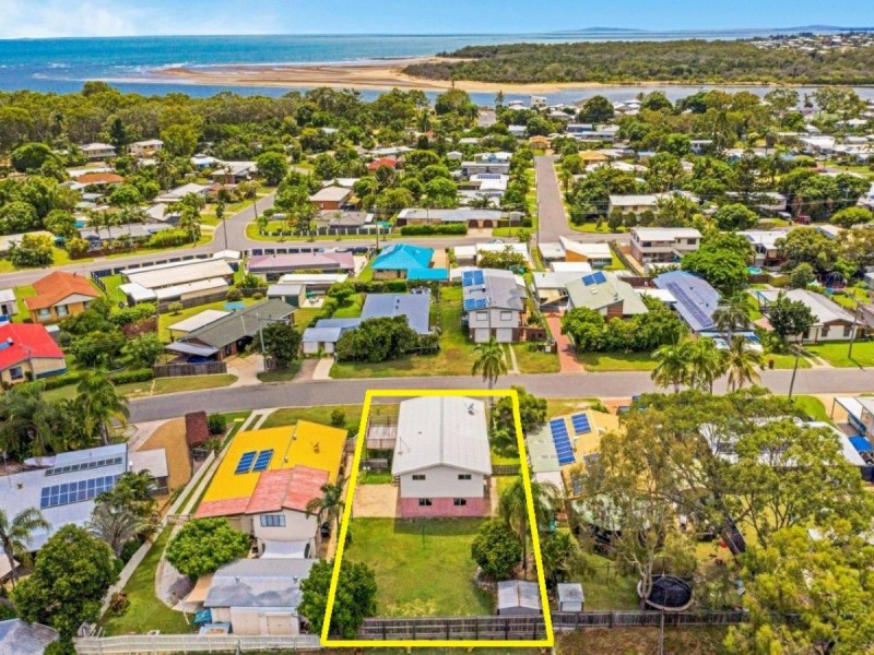 8 Amaroo Street, Boyne Island QLD 4680