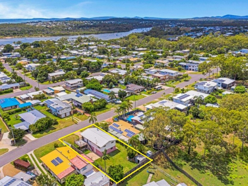 8 Amaroo Street, Boyne Island QLD 4680