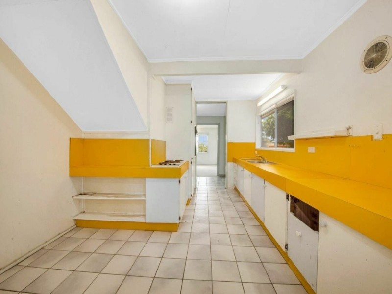 3 Sayre Crescent, Boyne Island QLD 4680