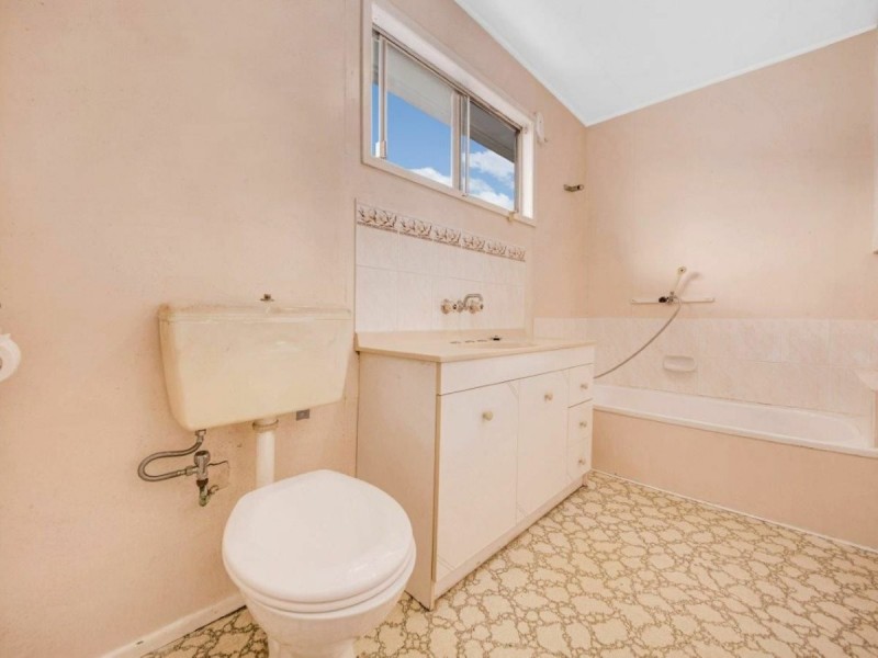 3 Sayre Crescent, Boyne Island QLD 4680