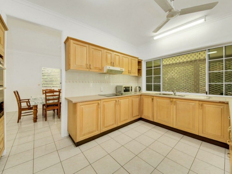 42 Silverton Drive, Tannum Sands QLD 4680