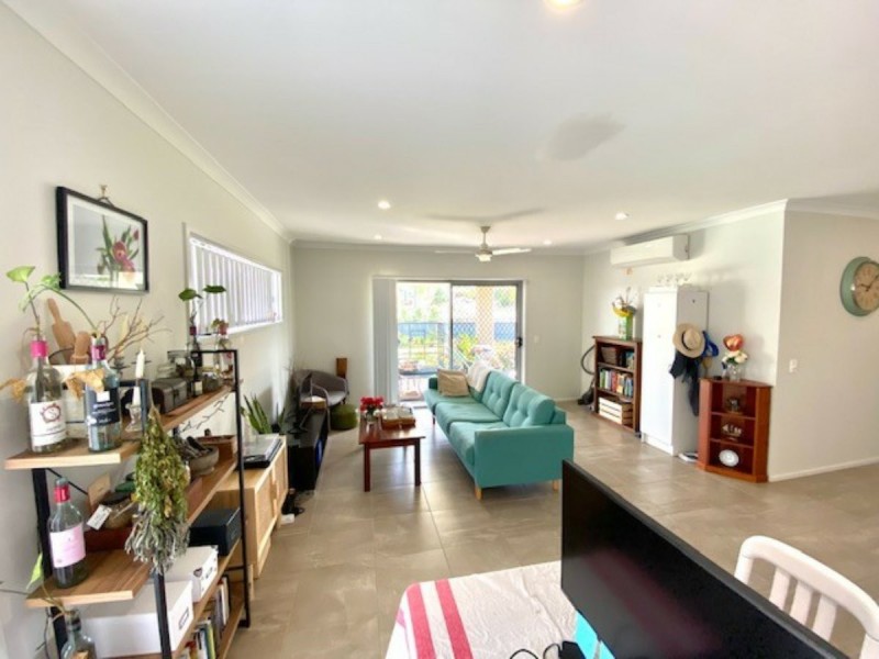 2 Barambah Parade, Boyne Island QLD 4680