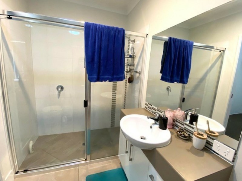 2 Barambah Parade, Boyne Island QLD 4680